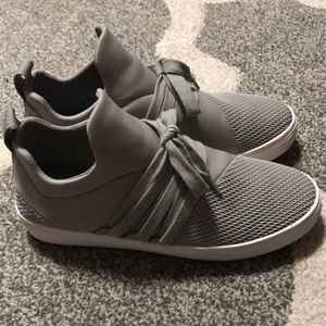Steve Madden grey sneakers